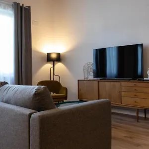 https://piso-de-diseo-con-vistas-a-la-ria.sansebastianhotels.net